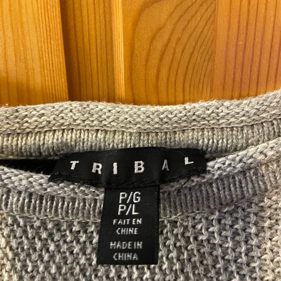 Women's Gray Textured Sweater - Picture 2 of 3